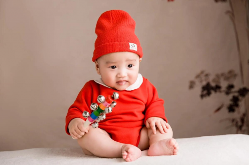 白山宝宝几个月戴银手镯好 白山宝宝几个月戴银手镯好